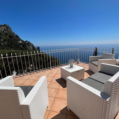 Regina Di Capri - Suite Vista Faraglioni ภายนอก รูปภาพ