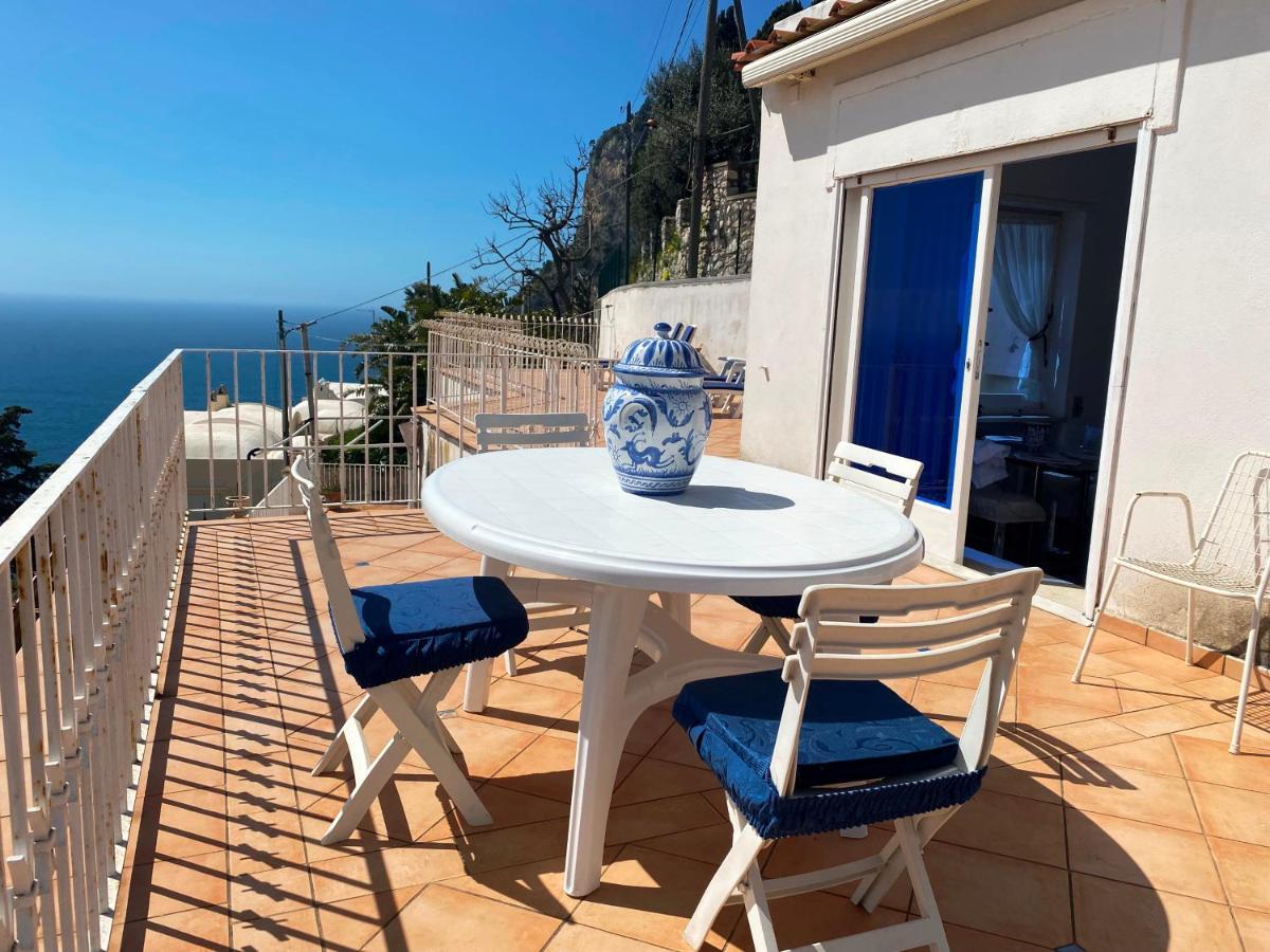 Regina Di Capri - Suite Vista Faraglioni ภายนอก รูปภาพ