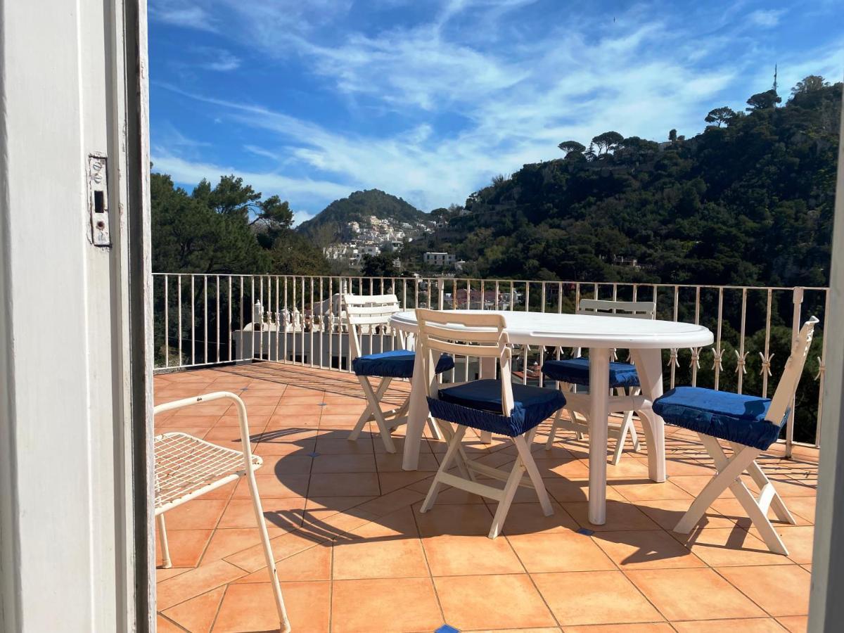 Regina Di Capri - Suite Vista Faraglioni ภายนอก รูปภาพ