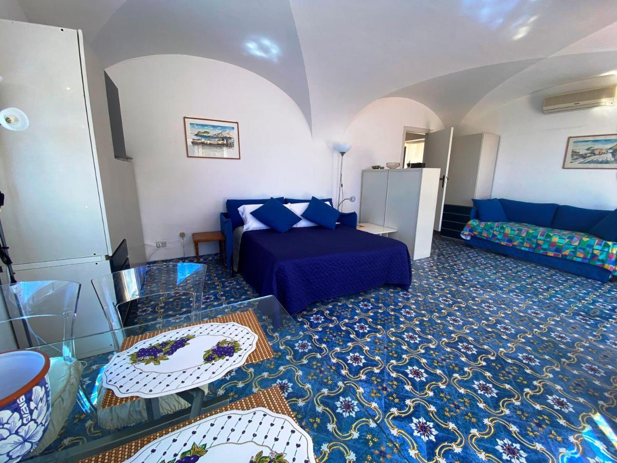 Regina Di Capri - Suite Vista Faraglioni ภายนอก รูปภาพ