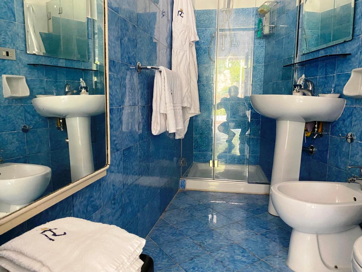 Regina Di Capri - Suite Vista Faraglioni ภายนอก รูปภาพ