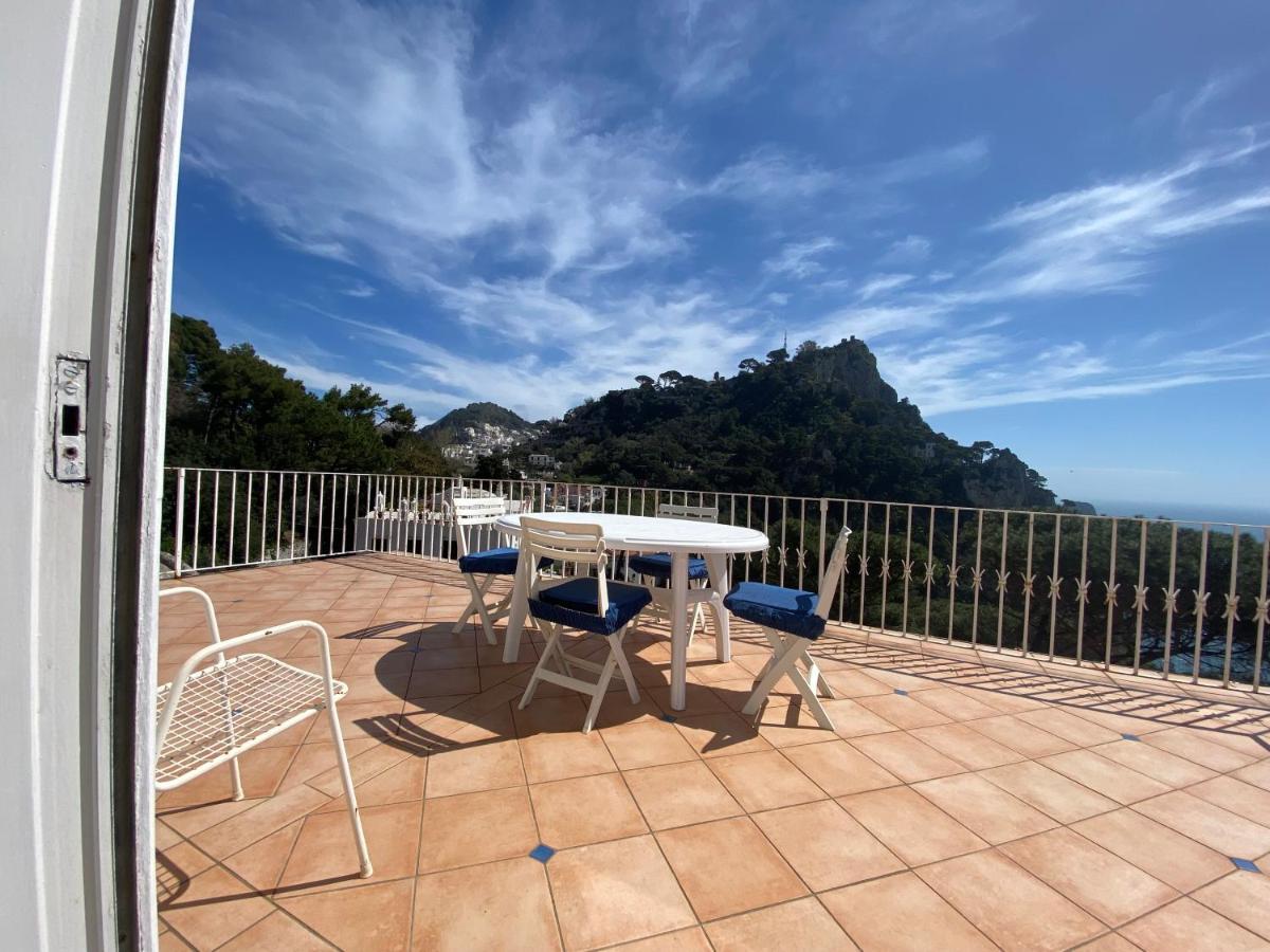 Regina Di Capri - Suite Vista Faraglioni ภายนอก รูปภาพ