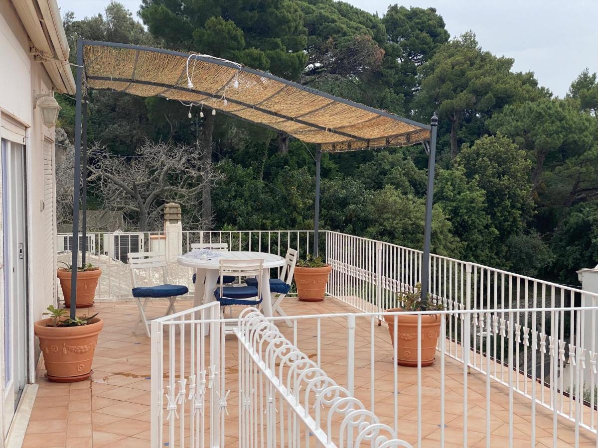 Regina Di Capri - Suite Vista Faraglioni ภายนอก รูปภาพ