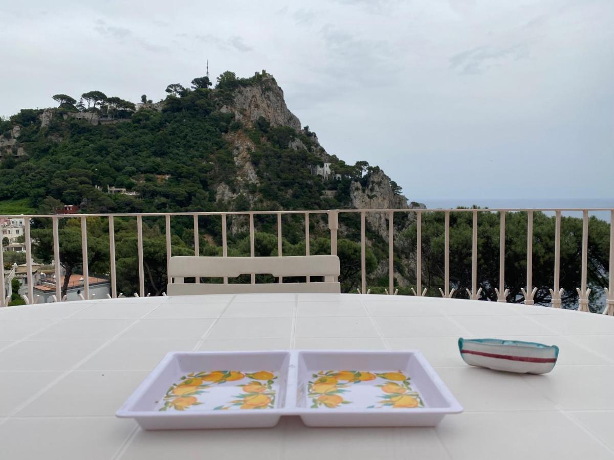 Regina Di Capri - Suite Vista Faraglioni ภายนอก รูปภาพ