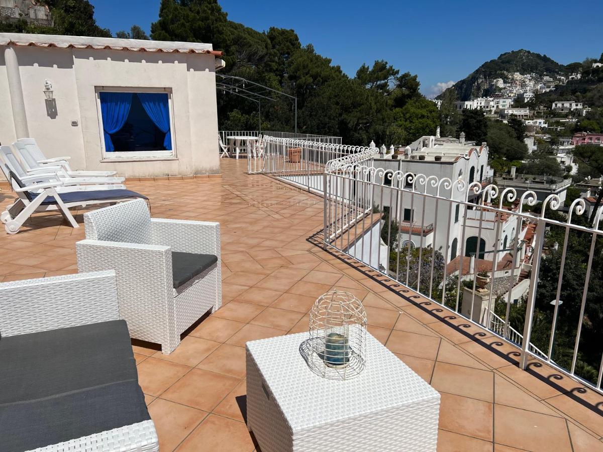 Regina Di Capri - Suite Vista Faraglioni ภายนอก รูปภาพ